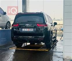 تۆیۆتا لاند کروزەر